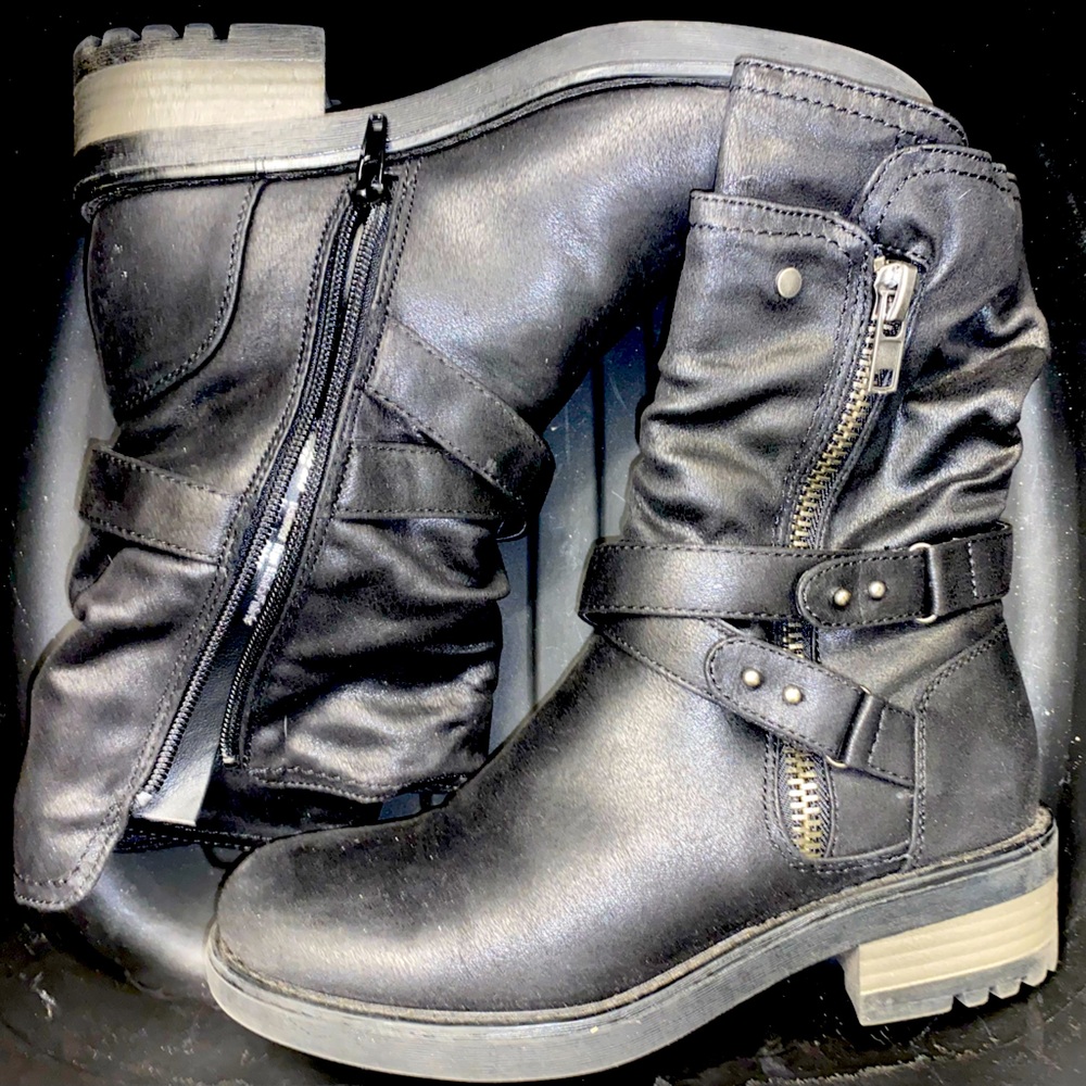 Black Santana Boots Size 6.5 Women